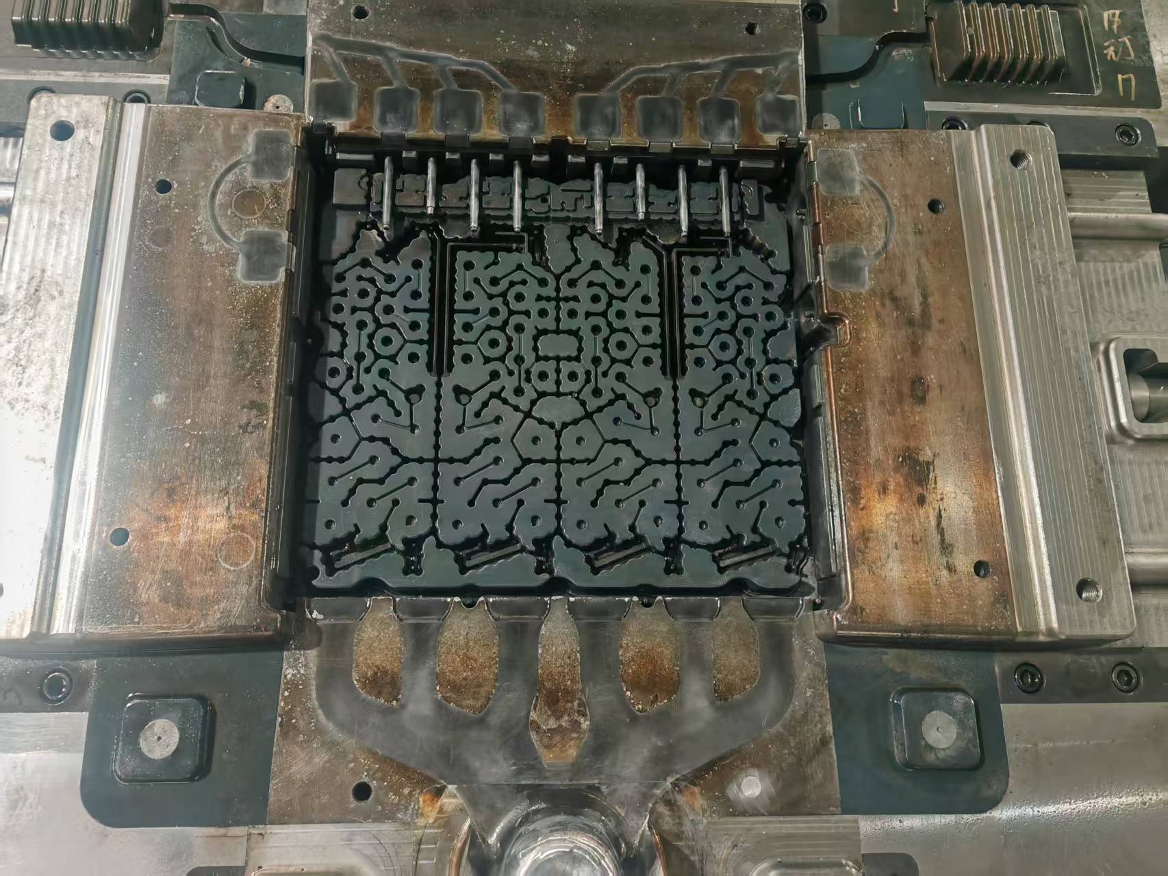 Custom Large Aluminum Die Casting Parts | 4000T/3000T/2500T High-Tonnage Die Casting Manufacturer Custom Large Aluminum Die Casting Parts | 4000T/3000T/2500T High-Tonnage Die Casting Manufacturer